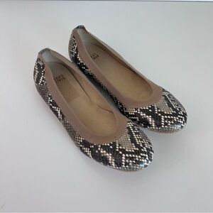 Stuart Weitzman Women's Snake Python Embossed Ballet Flats